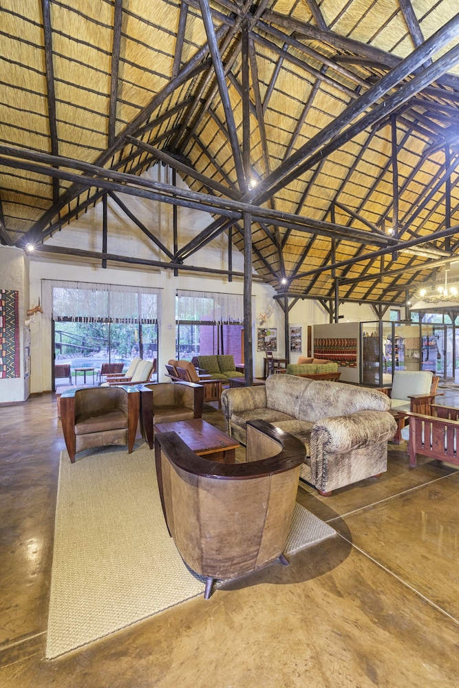 Hobatere Lodge
