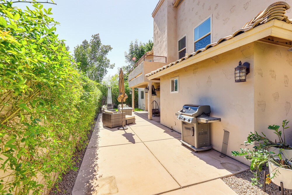 Val Vista Lakes Group Getaway: Lake & Pool Access!