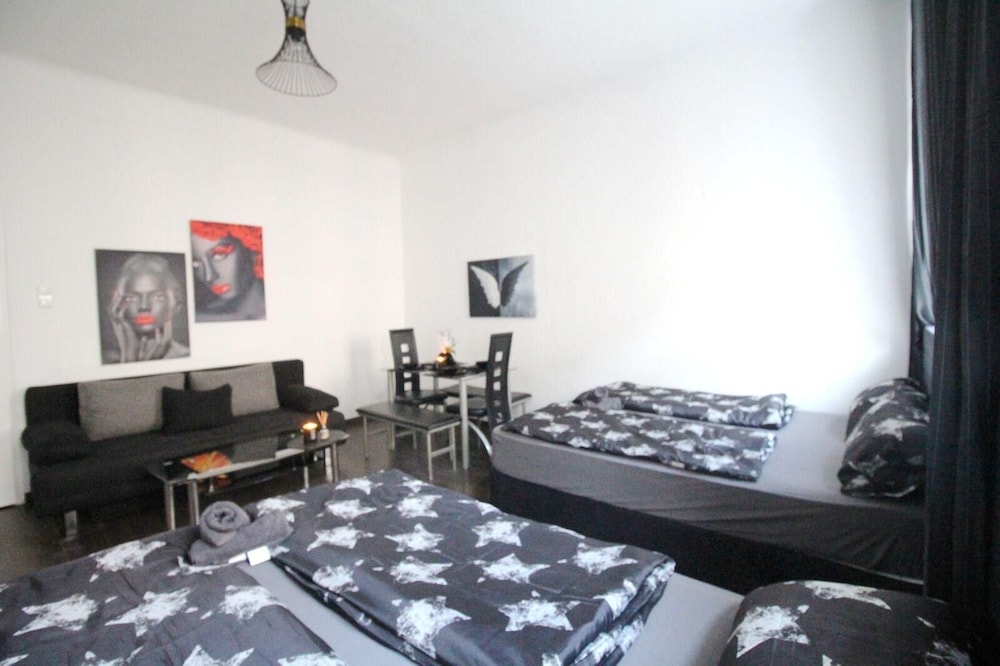 Premium 1BR Stay for 5 Prime Location