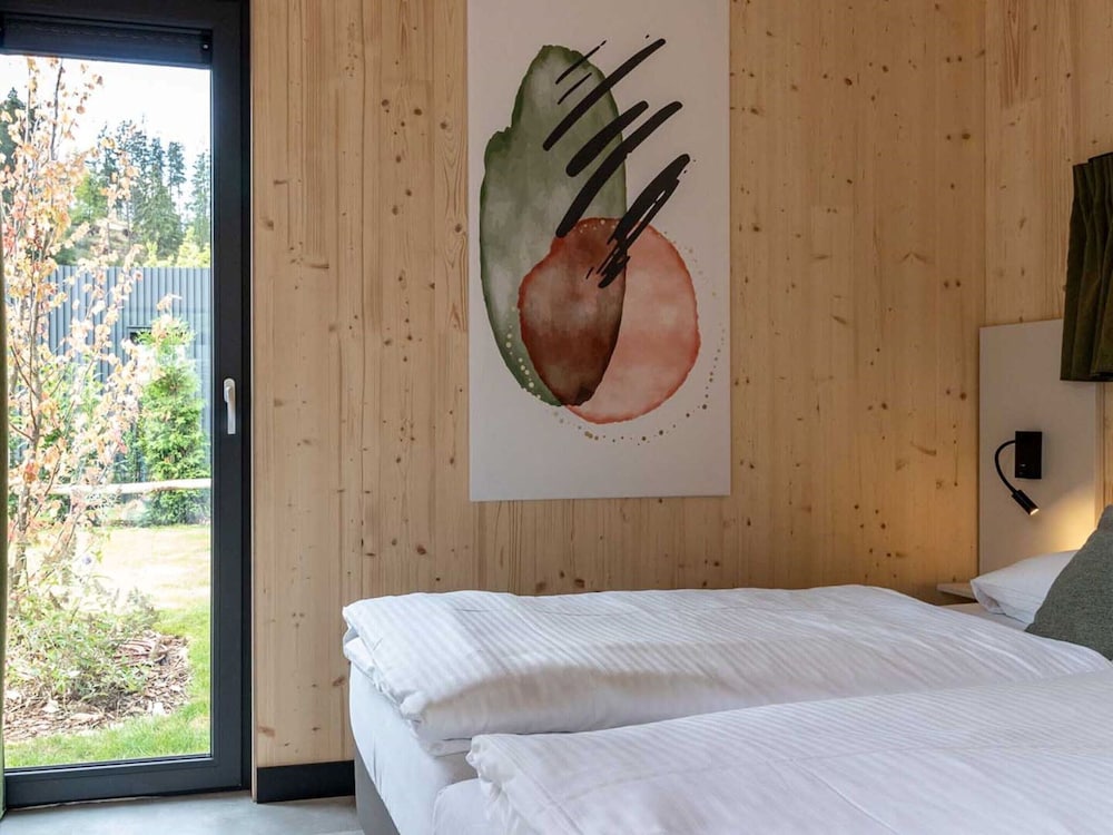 Modern Holiday Home With sun Shower
