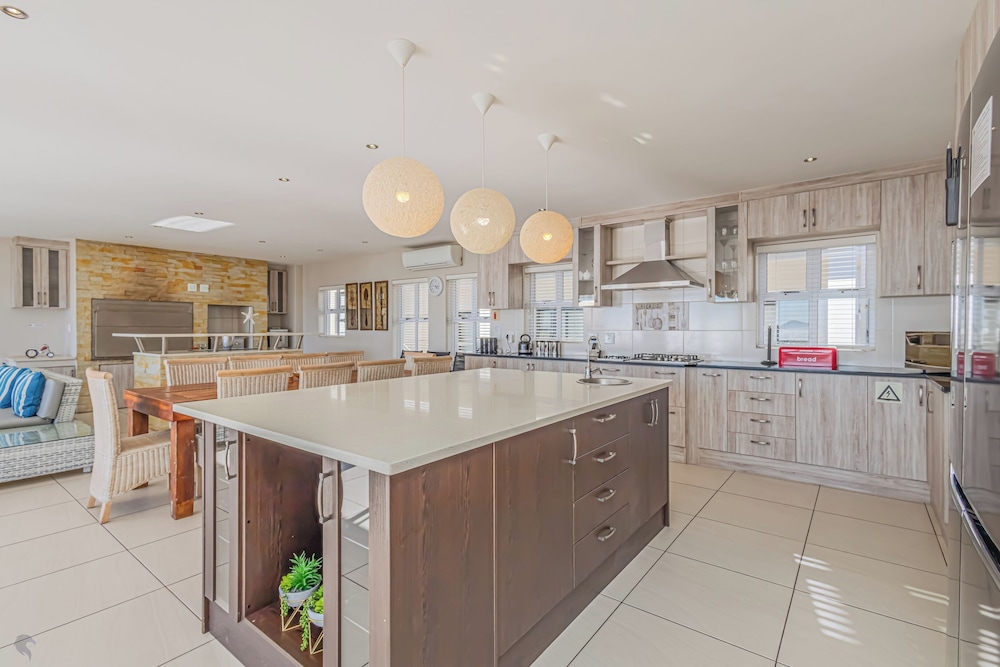 Seasons of Serenity, Langebaan 8-sleeper