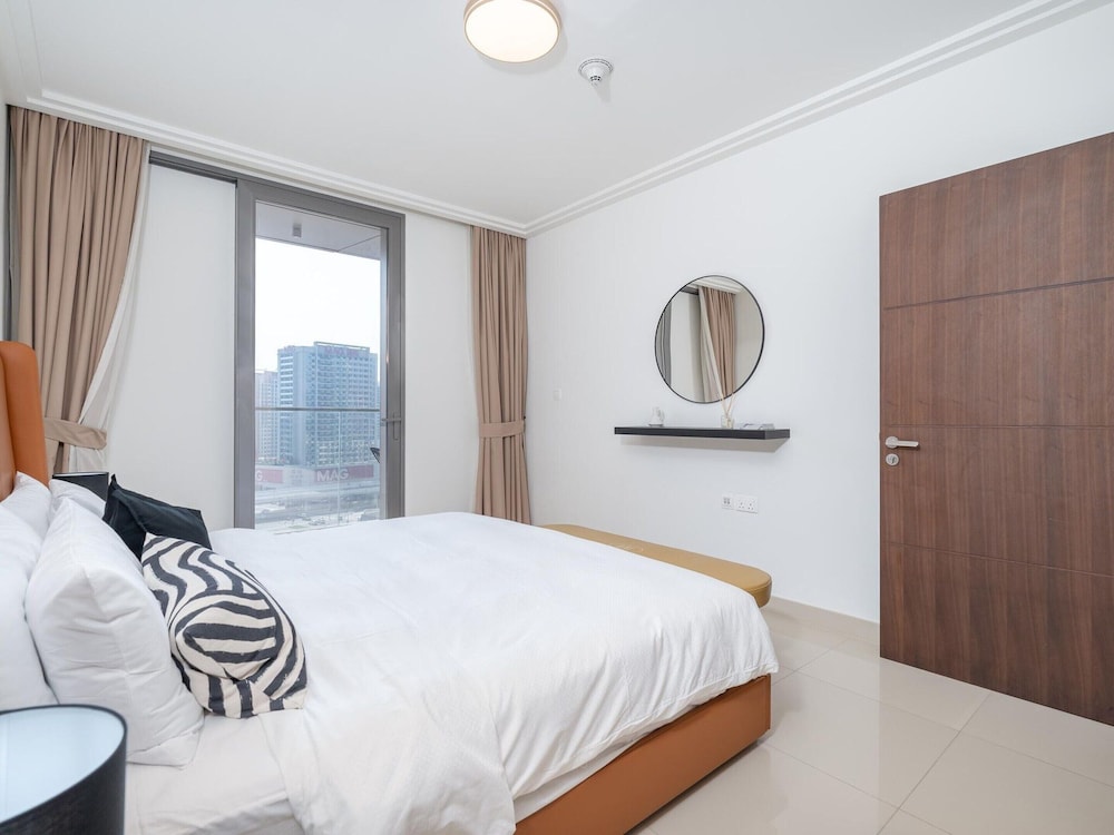 1BR Dlx City View Near Dubai Mall by Belvilla