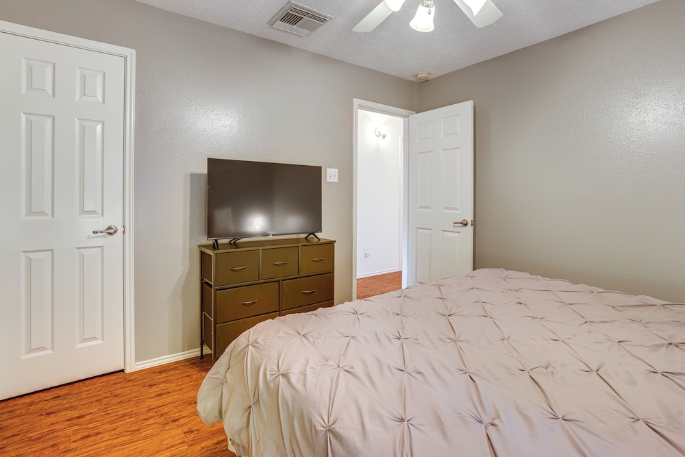 Fish & Hike: Pet-friendly Humble Home w/ Yard