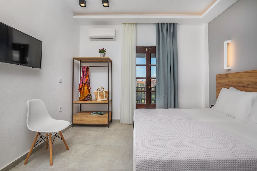 Eleon Suites Afytos view 4