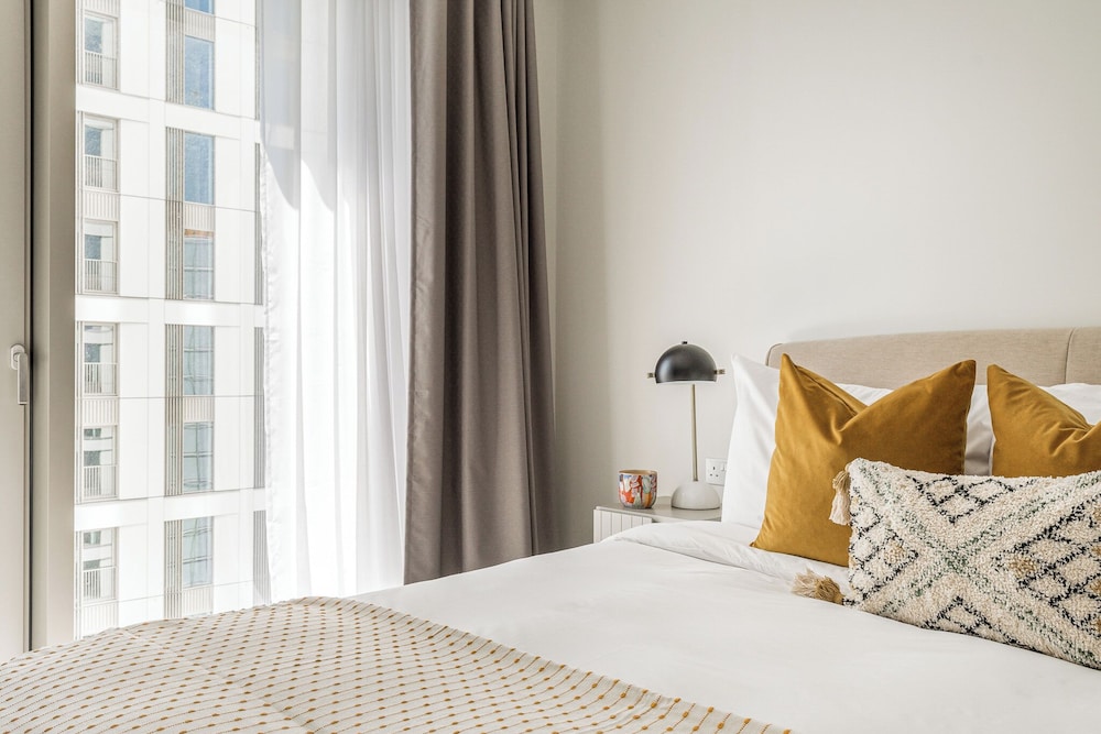 Stratford Apartments by Urban Rest
