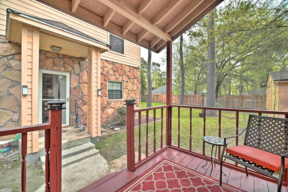 Spacious Conroe Home w/ Foosball & Pool Table! view 5