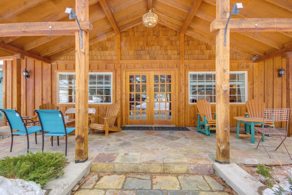 Views + Trail Access: Scenic Montana Ranch Retreat