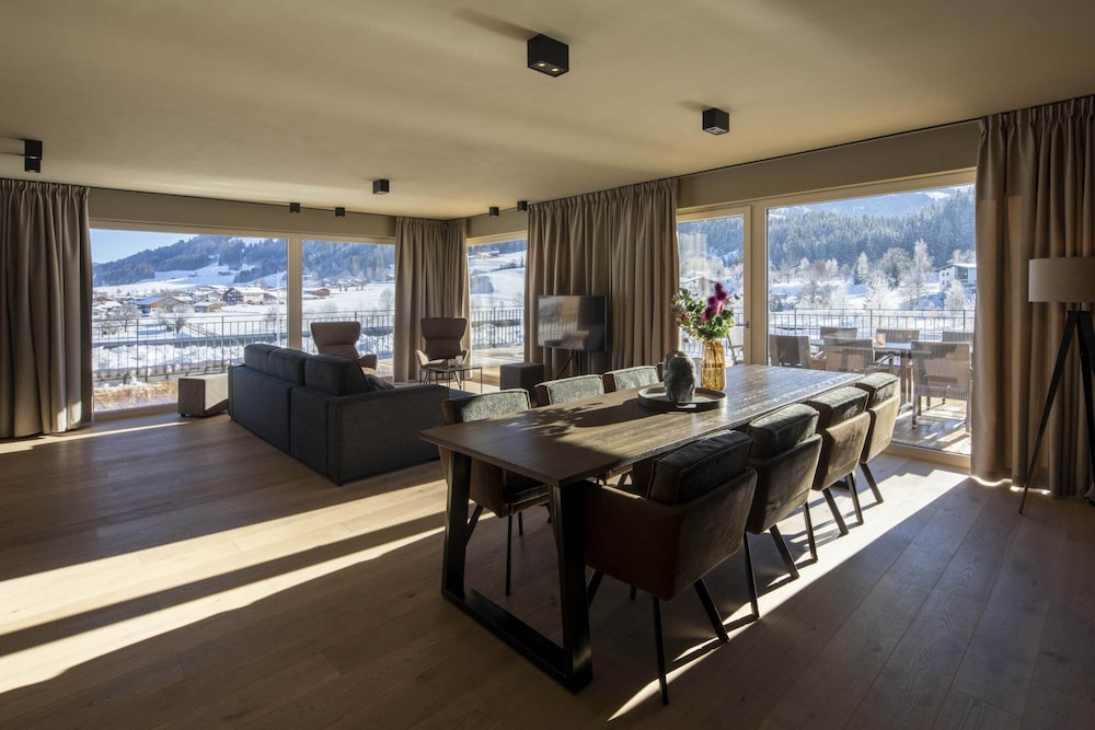 Luxurious Penthouse on the Golf Course