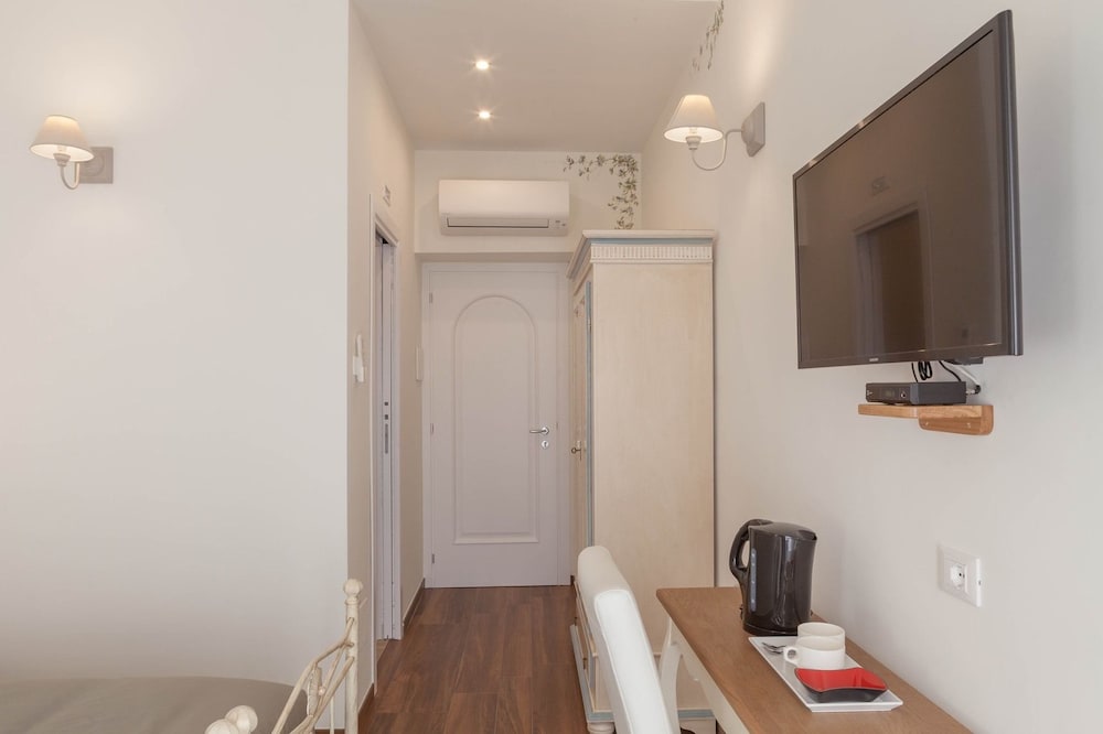 Donna Margherita Rome Suite & Rooms