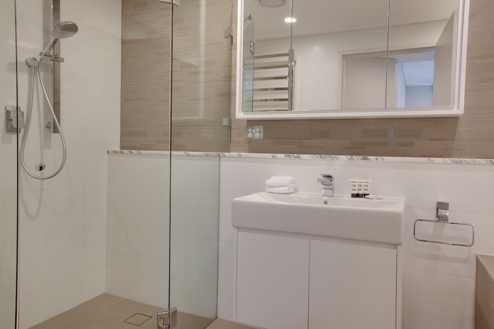 Spacious 2-bed Apartment Close to City