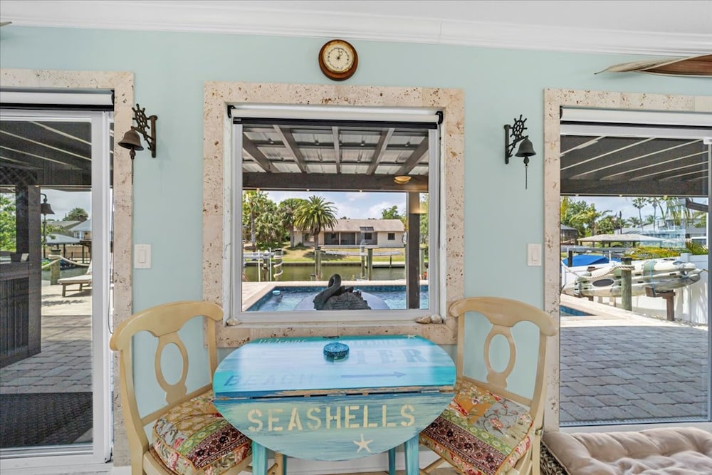 Waterfront Retreat With Pool Tiki Bar Boat Dock