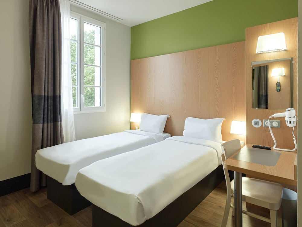 Magny-le-Hongre Vacations - BB Hotel pres de Disneyland Paris - Property Image 2