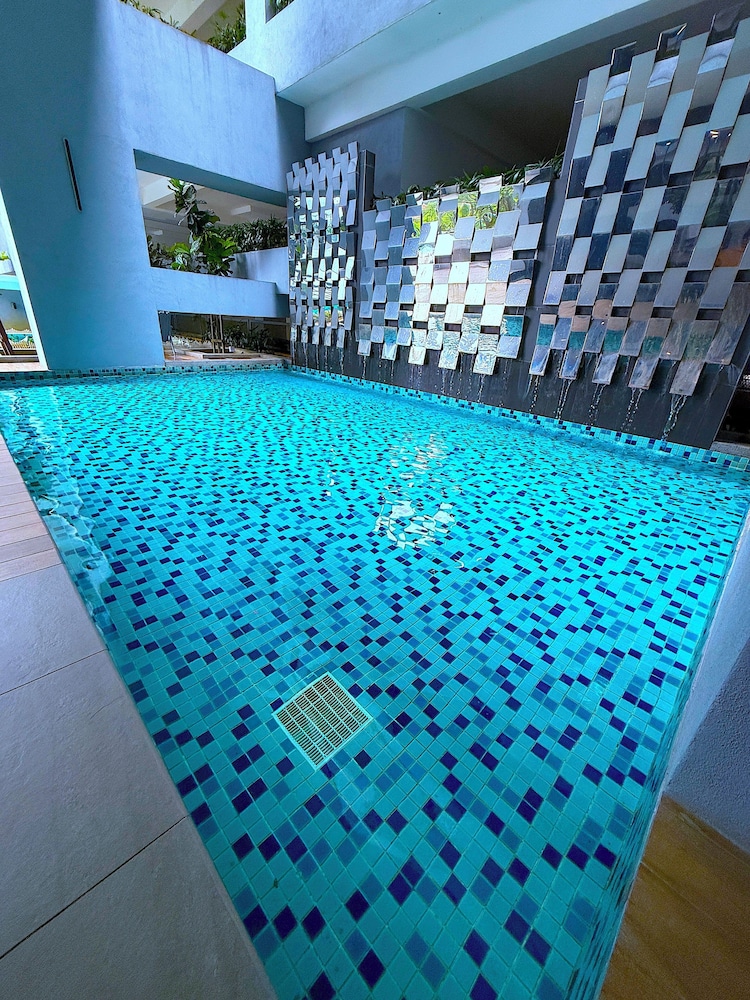 Neu Suites By RASBO Galaxy Suites
