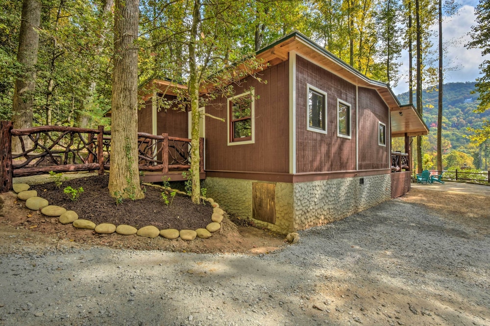 Clayton Retreat w/ Spacious Deck & Mtn Views! view 4