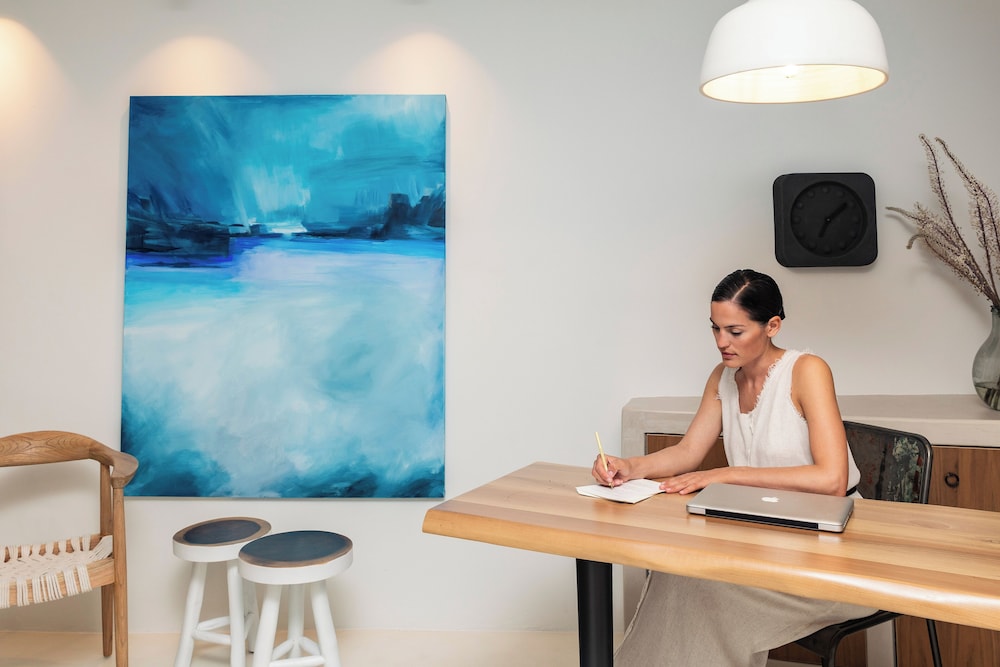 Chora Kythnos Suites