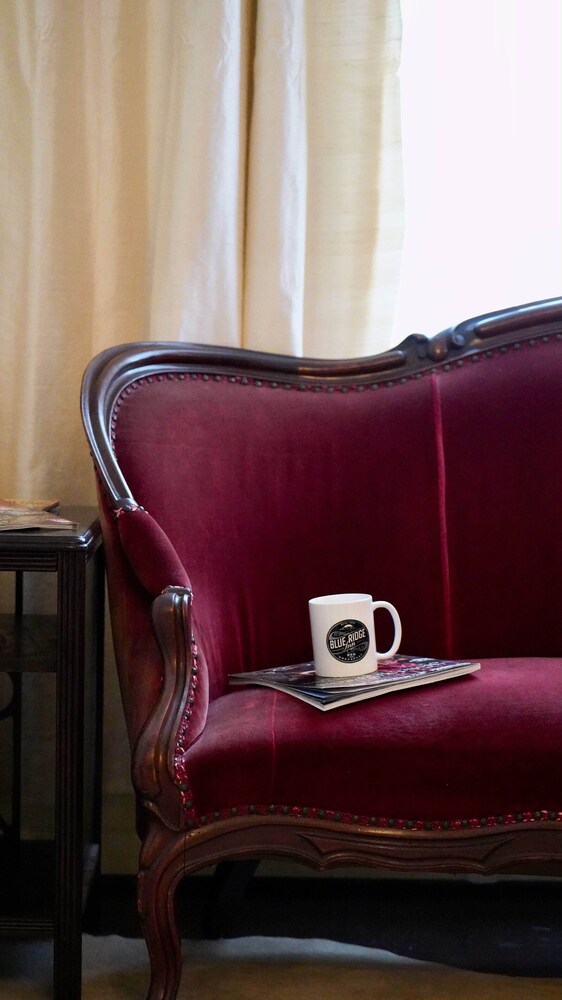 Blue Ridge Inn Bed & Breakfast