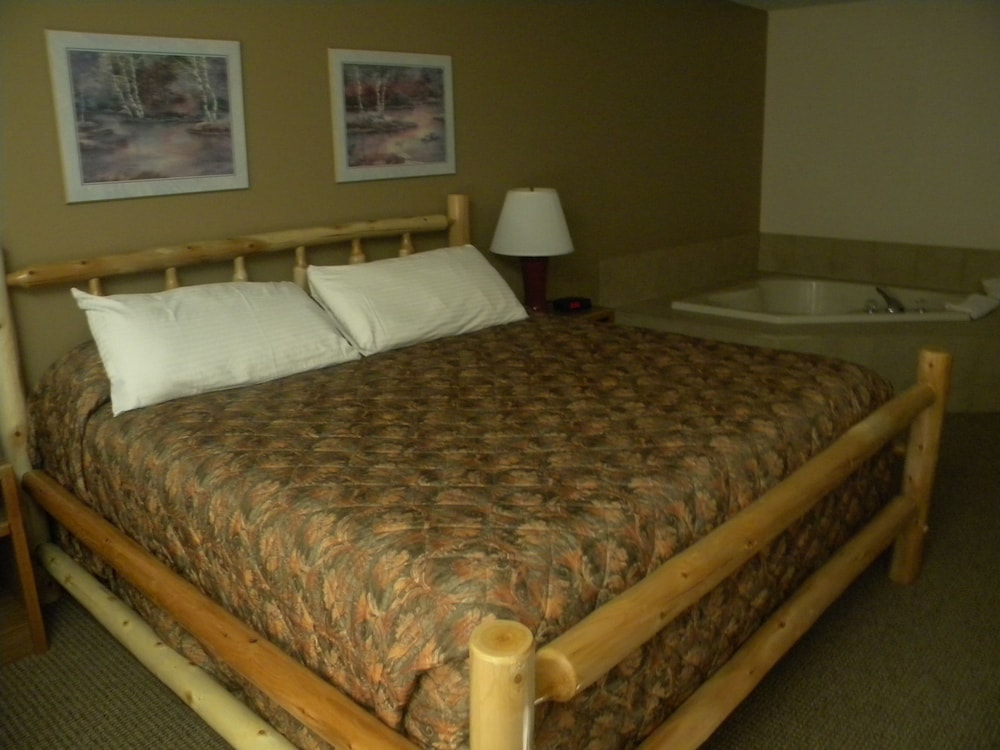 Nisswa Hotel and Suites view 3