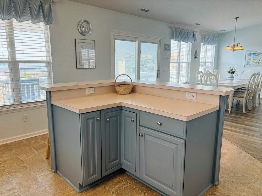 Seascape - 3 Br Home