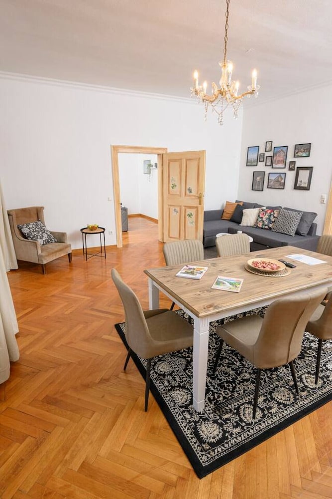 Spacious 2BR Stay for 6 Heart of Mödling