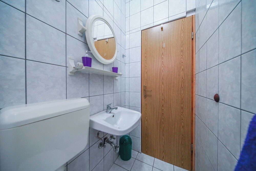 Apartments Filipović en Mljet — bathroom