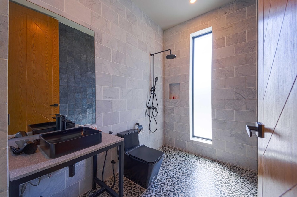 Luxury 5 Bedroom Pool Villa KH-C1