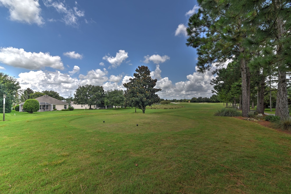 Peaceful Lady Lake Home w/ Screened-in Porch! view 4