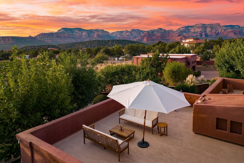 Mystic Sunset by Avantstay Thunder Mountain View Pool Driving Range Casita
