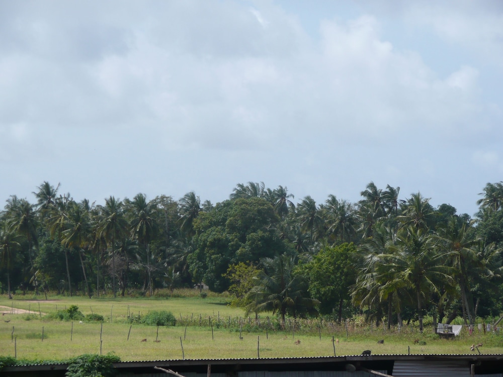 Azanza Mtwapa Holiday Home