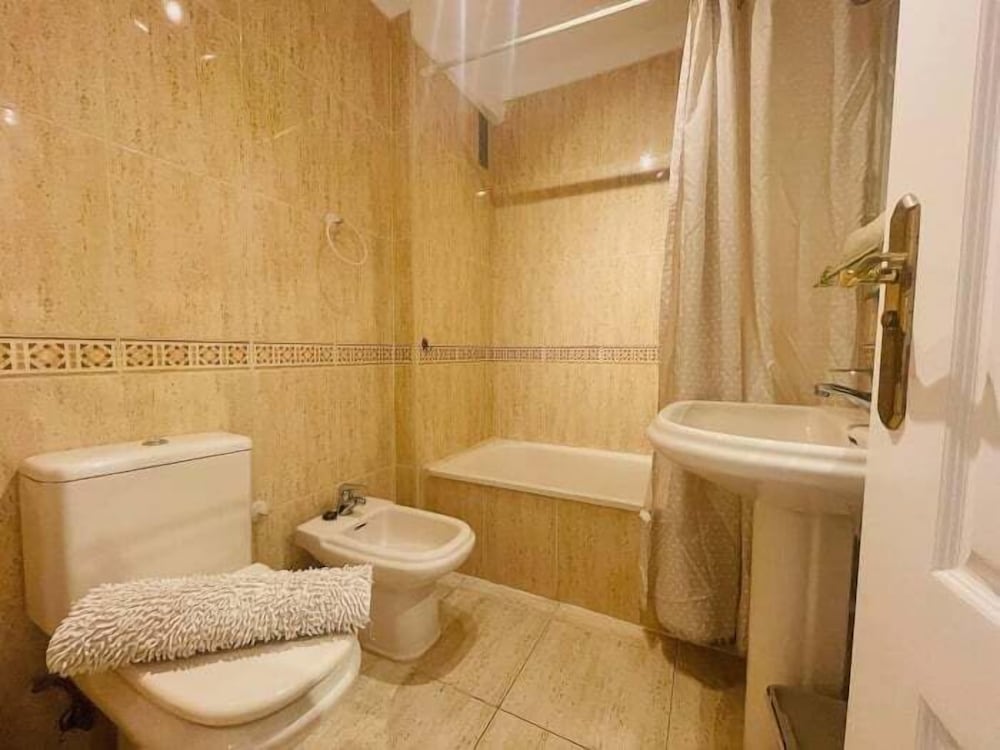 Family Apartment 3BR Communal Pool Kids Park
