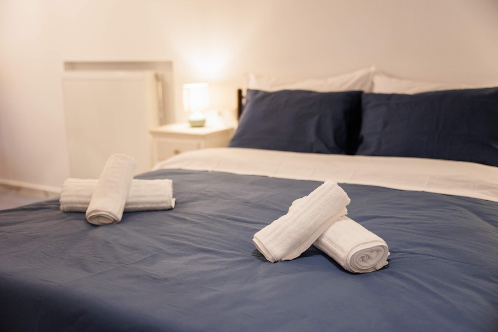 Kozani Central Nest - Homely Vibes