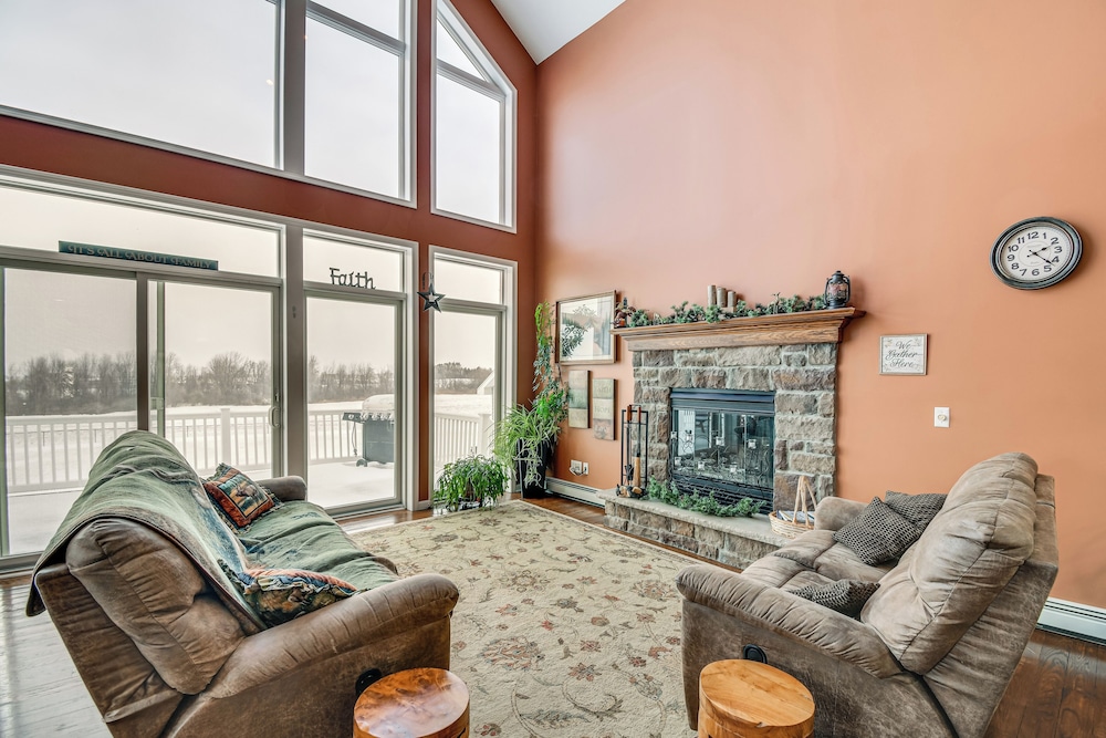 The Gathering Place: Rushville Home w/ Hot Tub