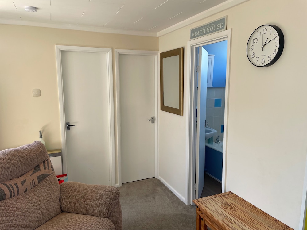 4 Guests - Pet Friendly - Chalet Beach Home Chapel