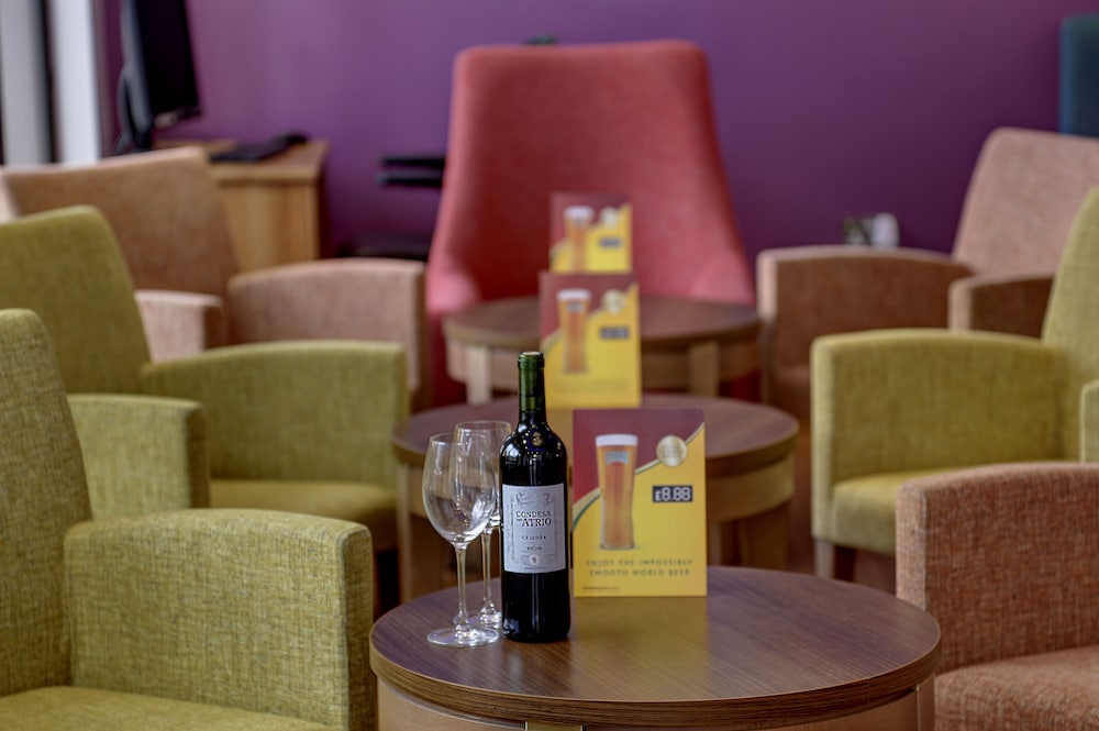 Hayes Vacations - The Airlink Hotel London Heathrow - Property Image 2