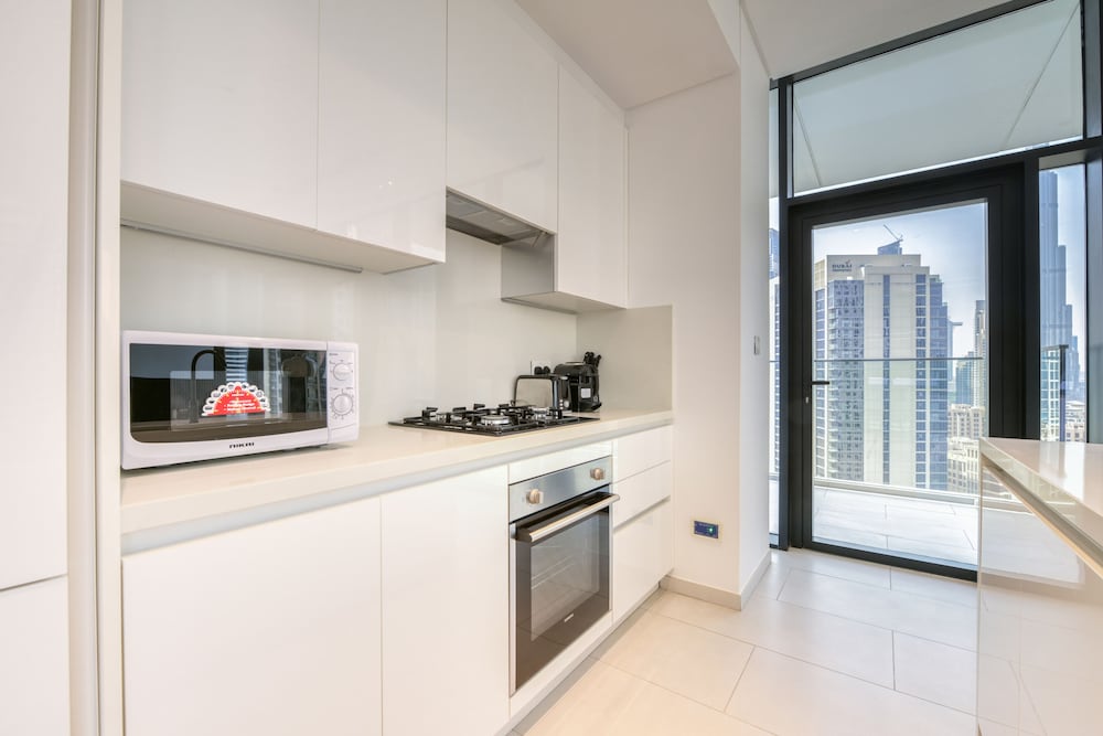 Maison Privee - Luxury Apt W/Burj Khalifa Vw & Dubai Canal Access