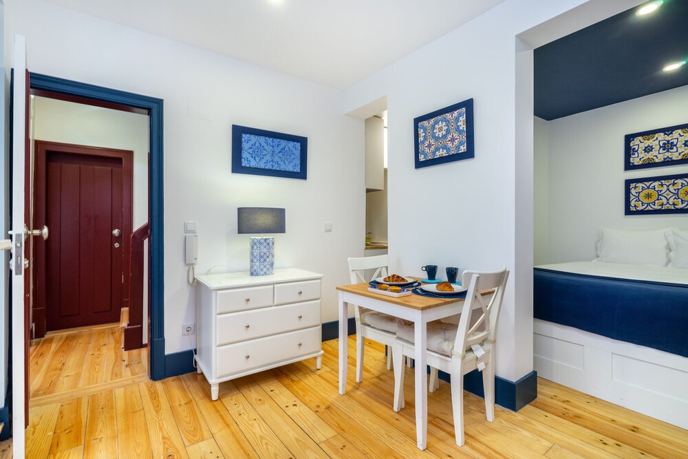 Central Minimalist 1-Bed Great To Explore Lisbon