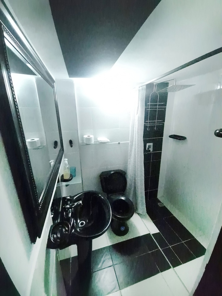 $ PROMO $ 11 Bedrooms with bathrooms Aprtmnt + 2 Jacuzzis and a rooftop pool. @Poblado