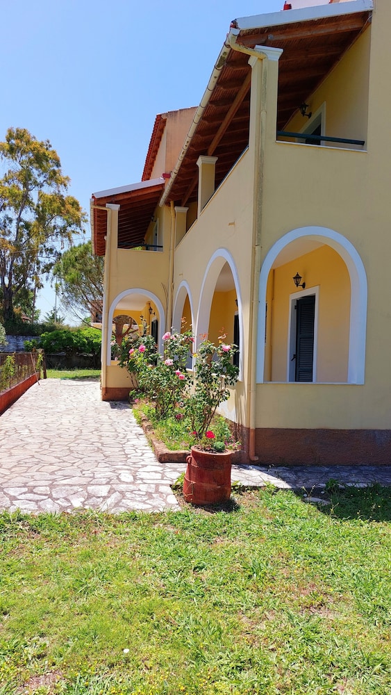 Sausan Apartments