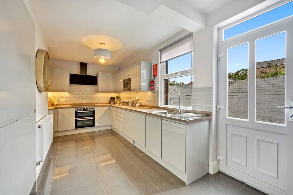 Host Apartments The Kensington Townhouse