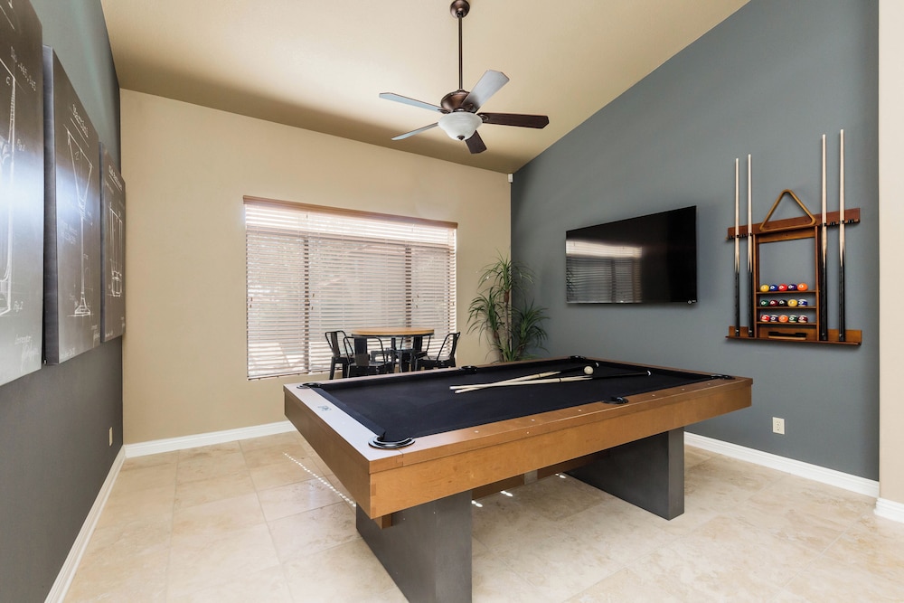 Scottsdale Oasis- Pool - Game Room - Putting Green