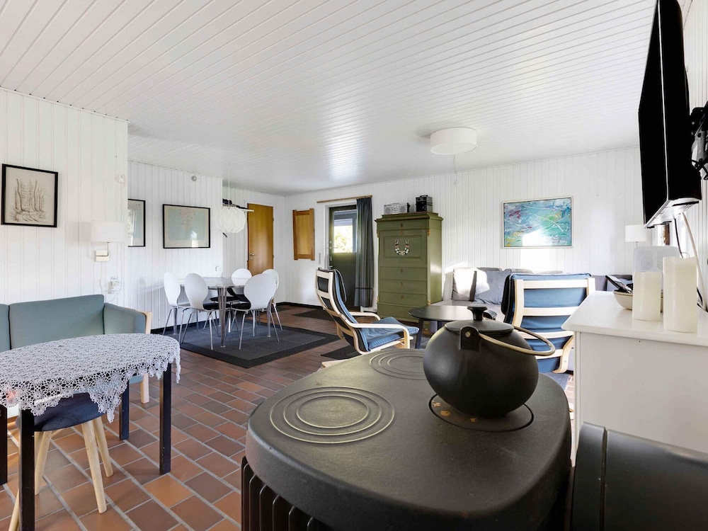 5 Star Holiday Home in Humble