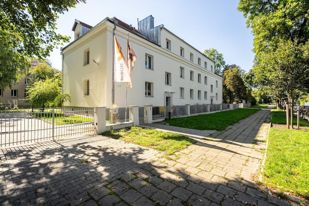 Rycerska Apartment Parking by Renters