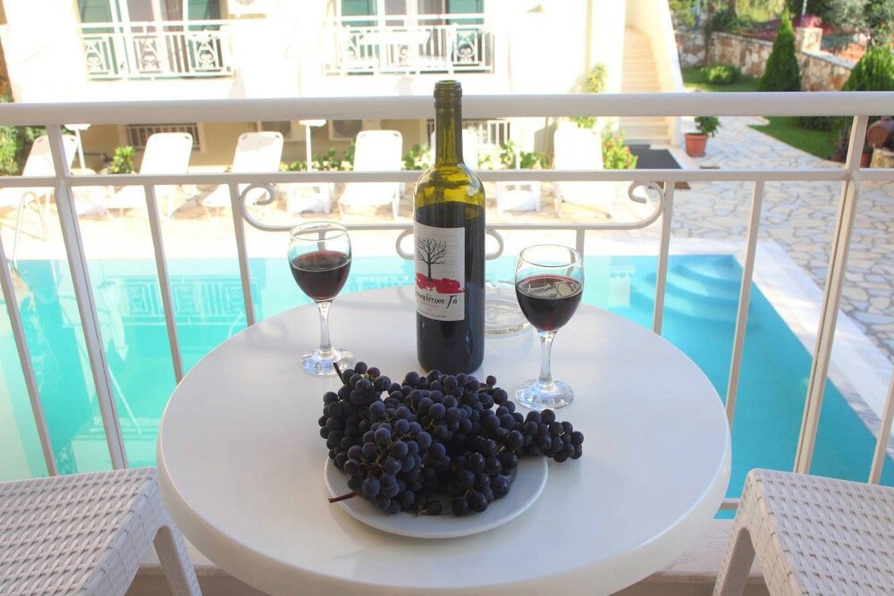 Aggelina en Lefkada — balance & terrace