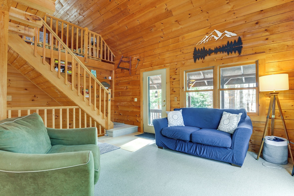2 Mi to Boat Ramp: Log Cabin in New Hampshire