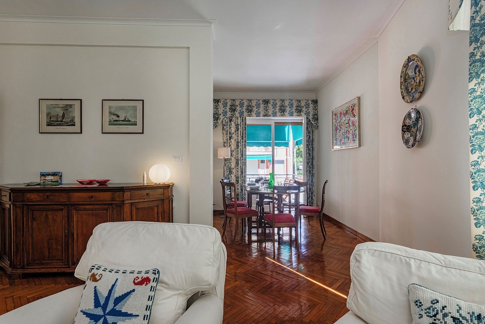 Charming Balcony Apartment by Wonderful Italy