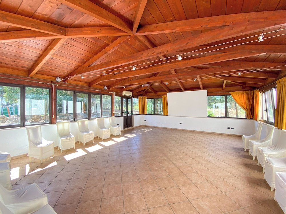 meeting & event spaces