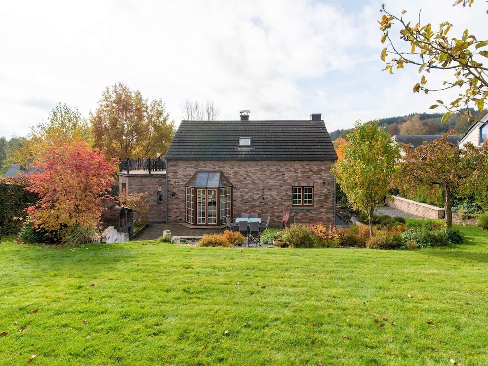 Holiday Home With hot tub in Vielsalm