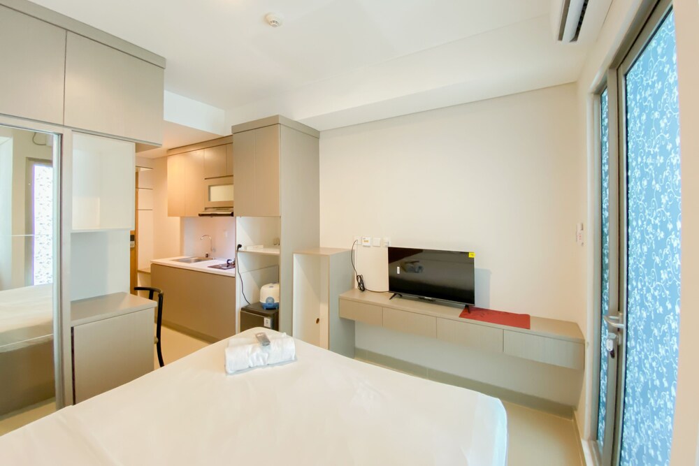 Cozy Stay Studio At Tamansari Iswara Apartment, Bekasi - 16