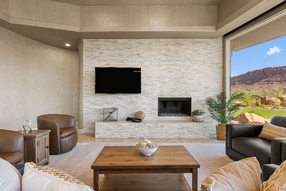 Escape To Entrada 4 Bedroom Home