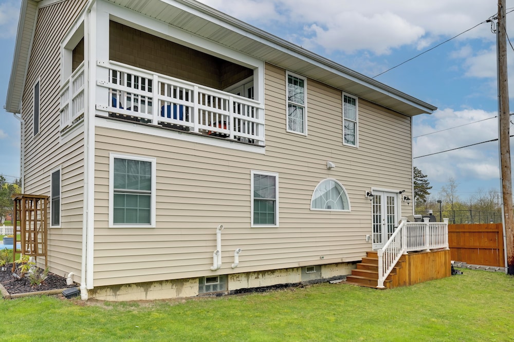 1 Mi to Beach: Nature Paradise in Lake View!