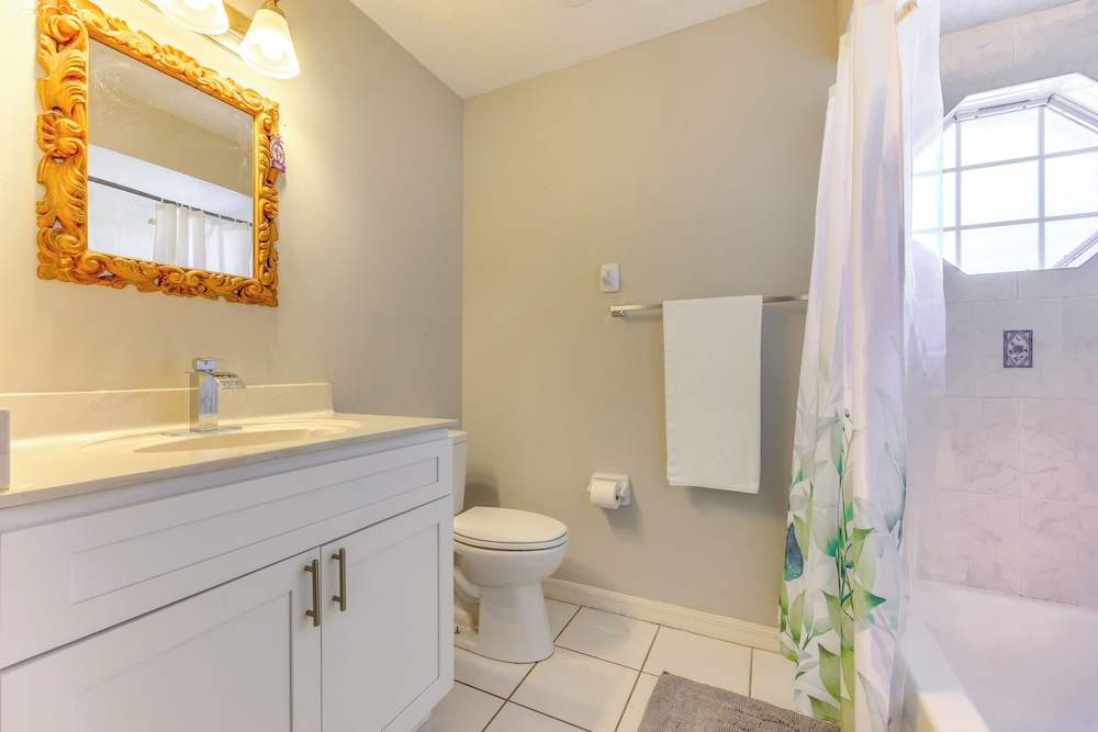 Pet-friendly Palm Coast Home: 8 Mi to Beach!